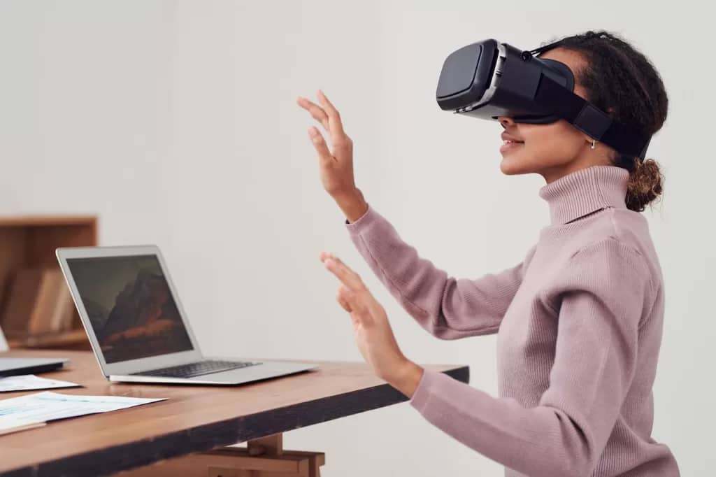 Virtual Reality in the workspace